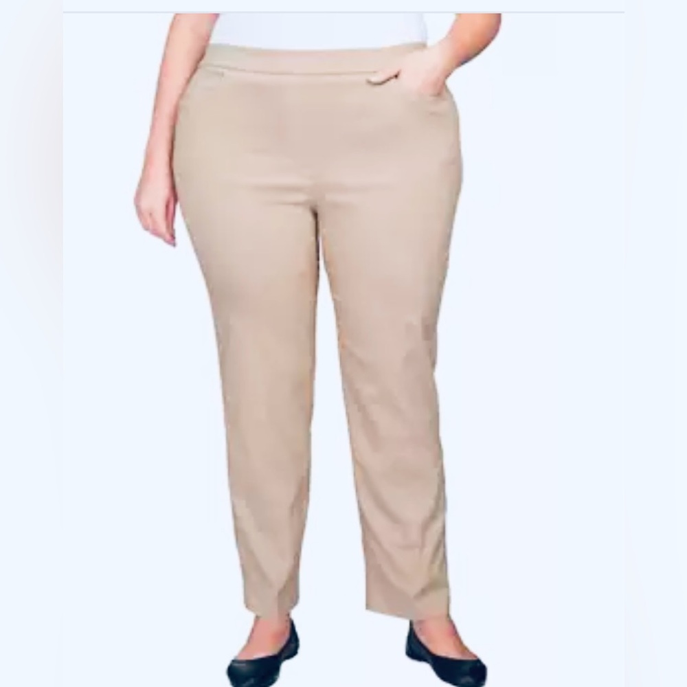 NWT. Alfred Dunner women’s Allure pants. Khaki. Size 22W. short.